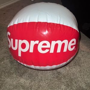 Supreme beach ball
